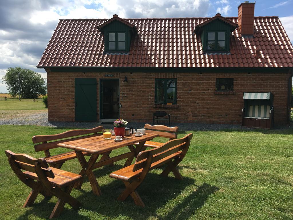 Ferienwohnungen Dargatz Lussvitz Exterior foto